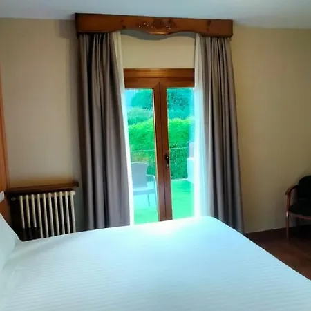 Edelweiss Hotel 2*