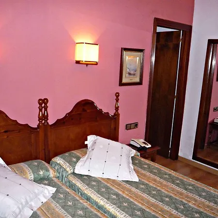 Edelweiss Hotel 2*