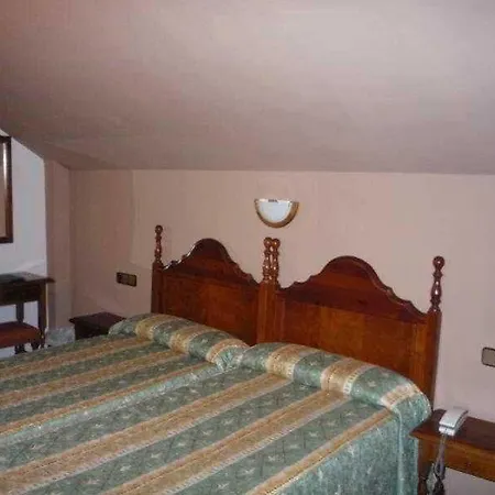 Hotel Edelweiss 2*